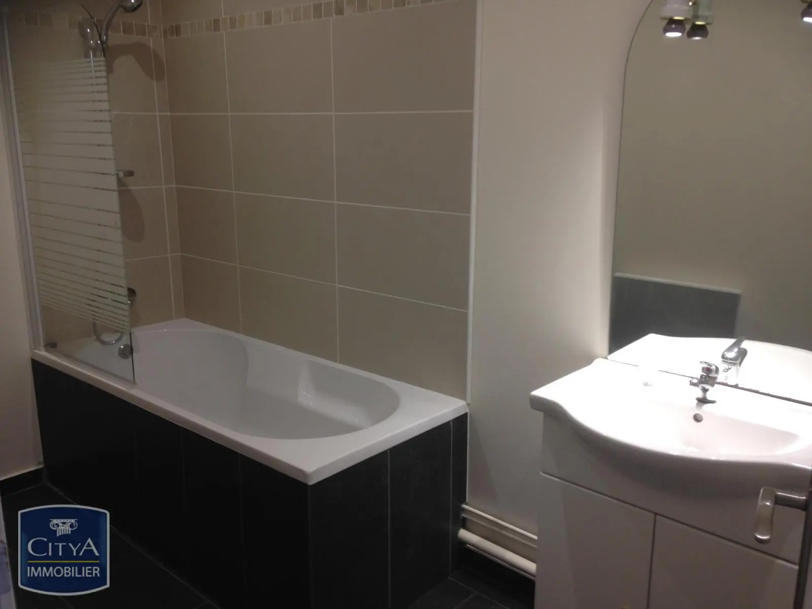 Photo 2 Appartement 2 pièces 57.56m²