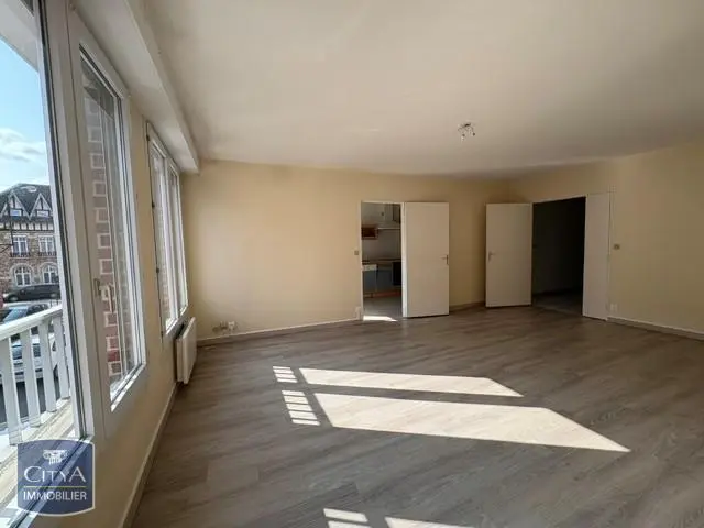 Photo 1 Appartement 4 pièces 81.82m²