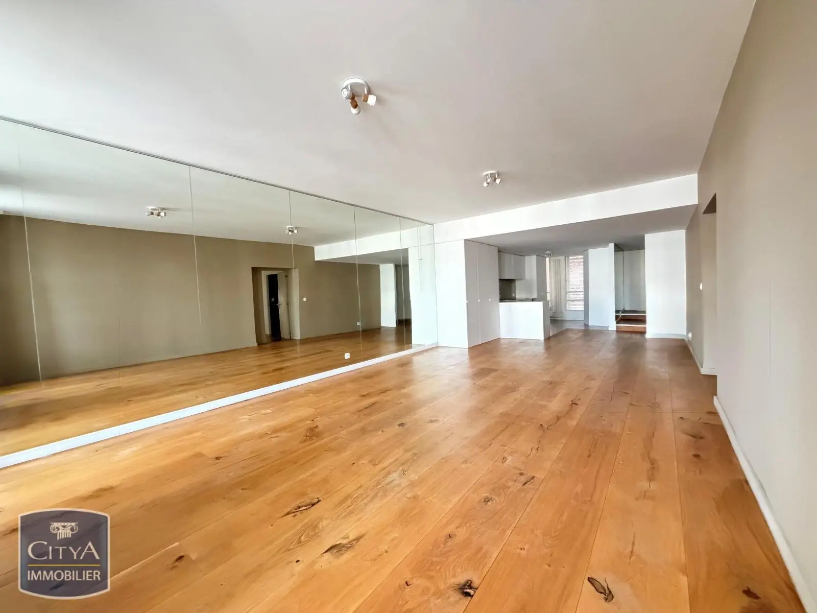 Photo 1 Appartement 4 pièces 123.8m²