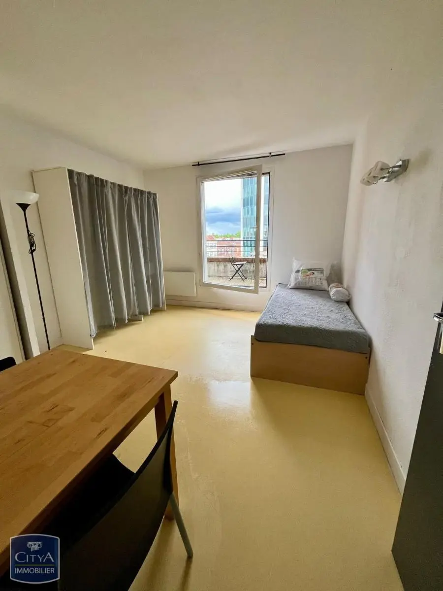 Photo 1 Appartement 1 pièce 23.07m²