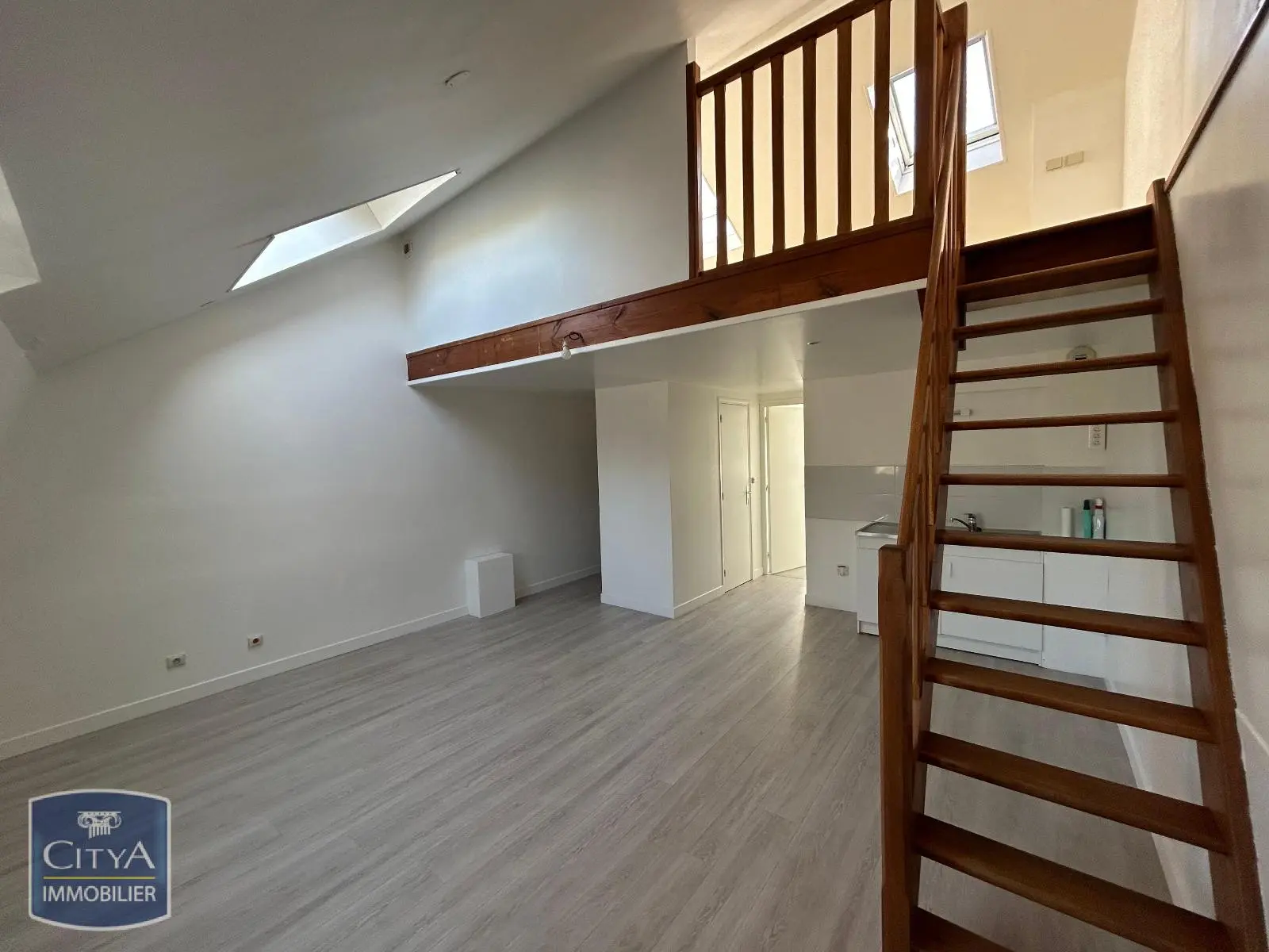 Photo 1 Appartement 1 pièce 38m²