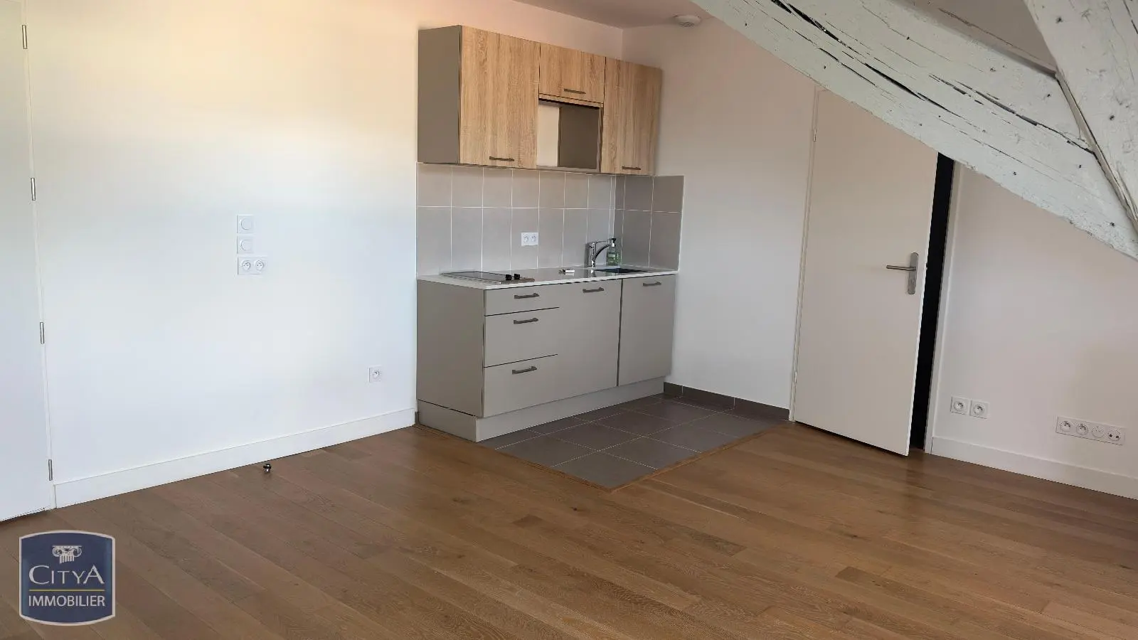 Photo 2 Appartement 1 pièce 29.17m²