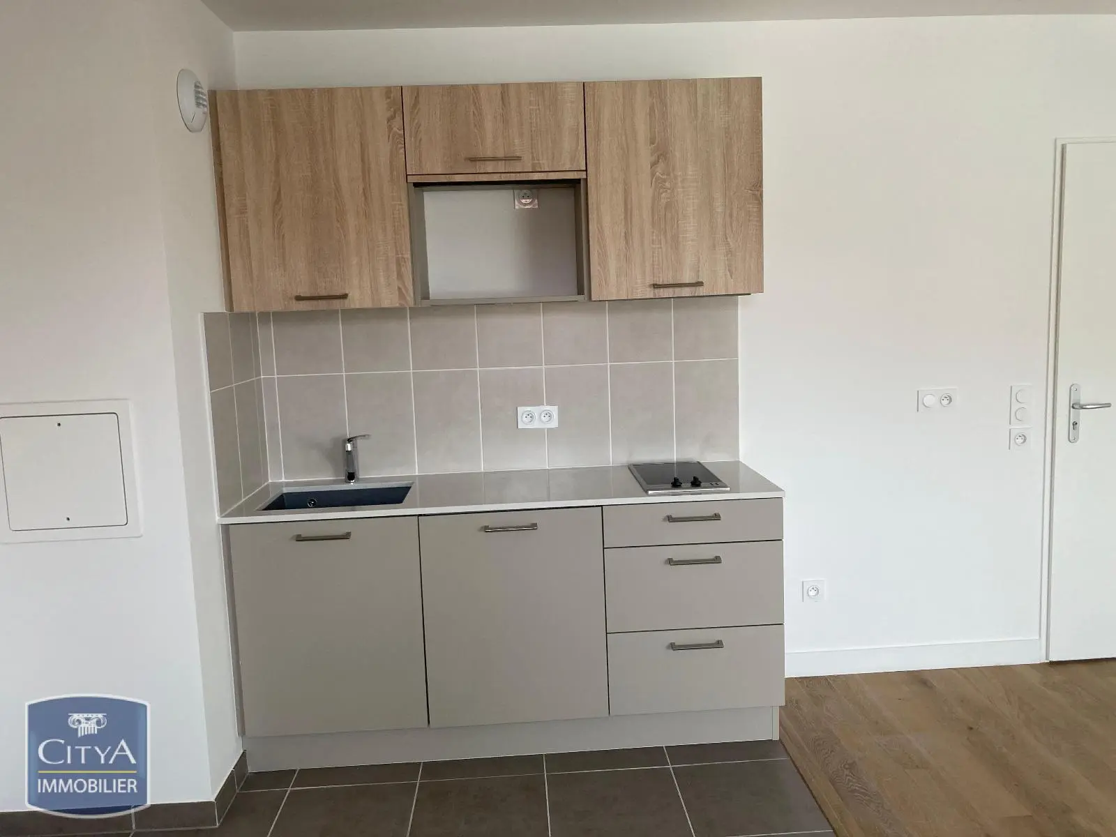 Photo 2 Appartement 1 pièce 28.42m²
