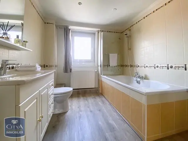 Photo 8 Maison 6 pièces 184m²