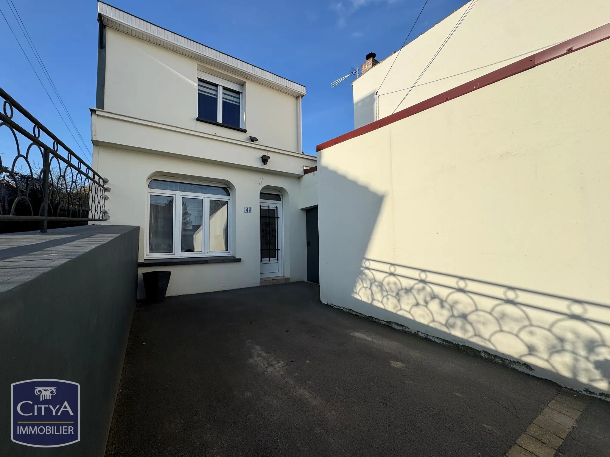 Photo 1 Maison 4 pièces 119.77m²