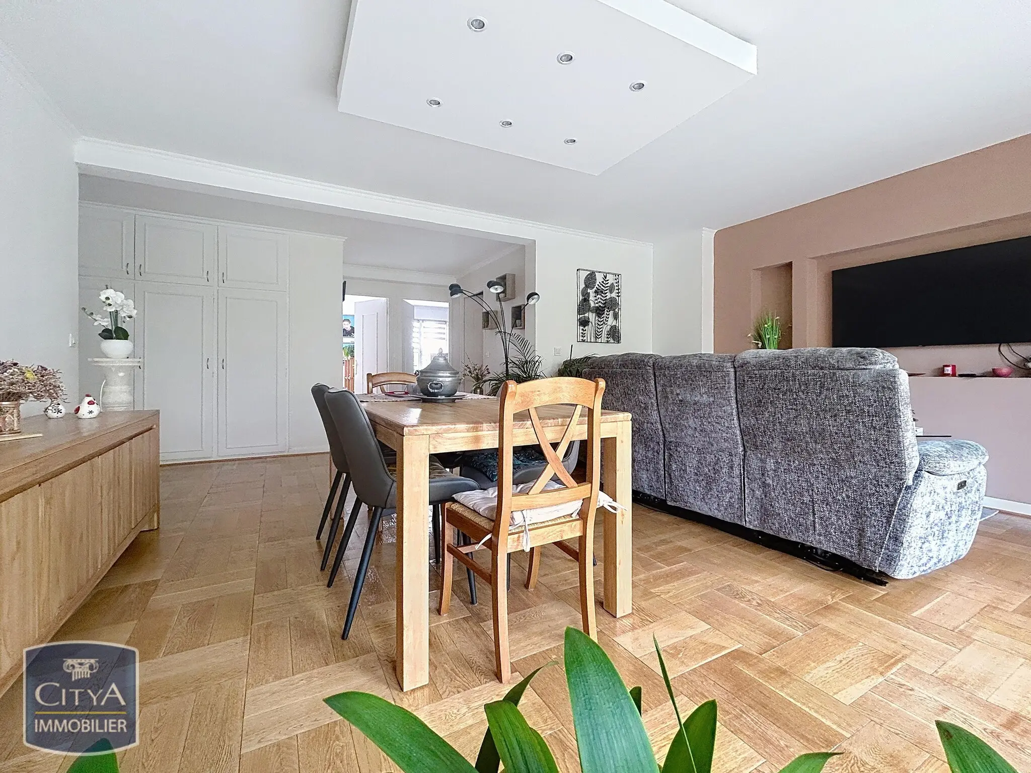 Photo 2 Appartement 5 pièces 104.93m²