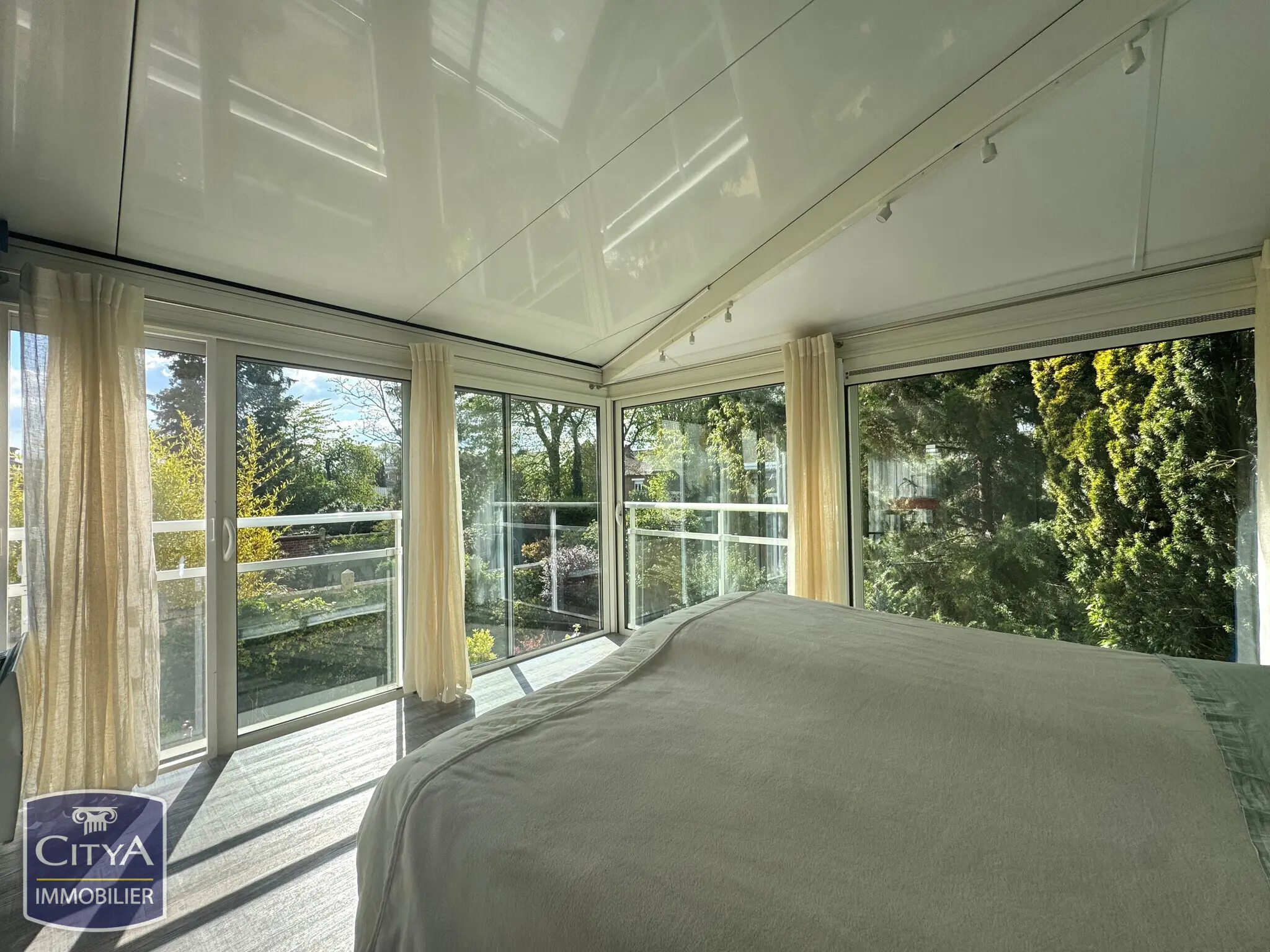 Photo 8 Maison 8 pièces 230m²