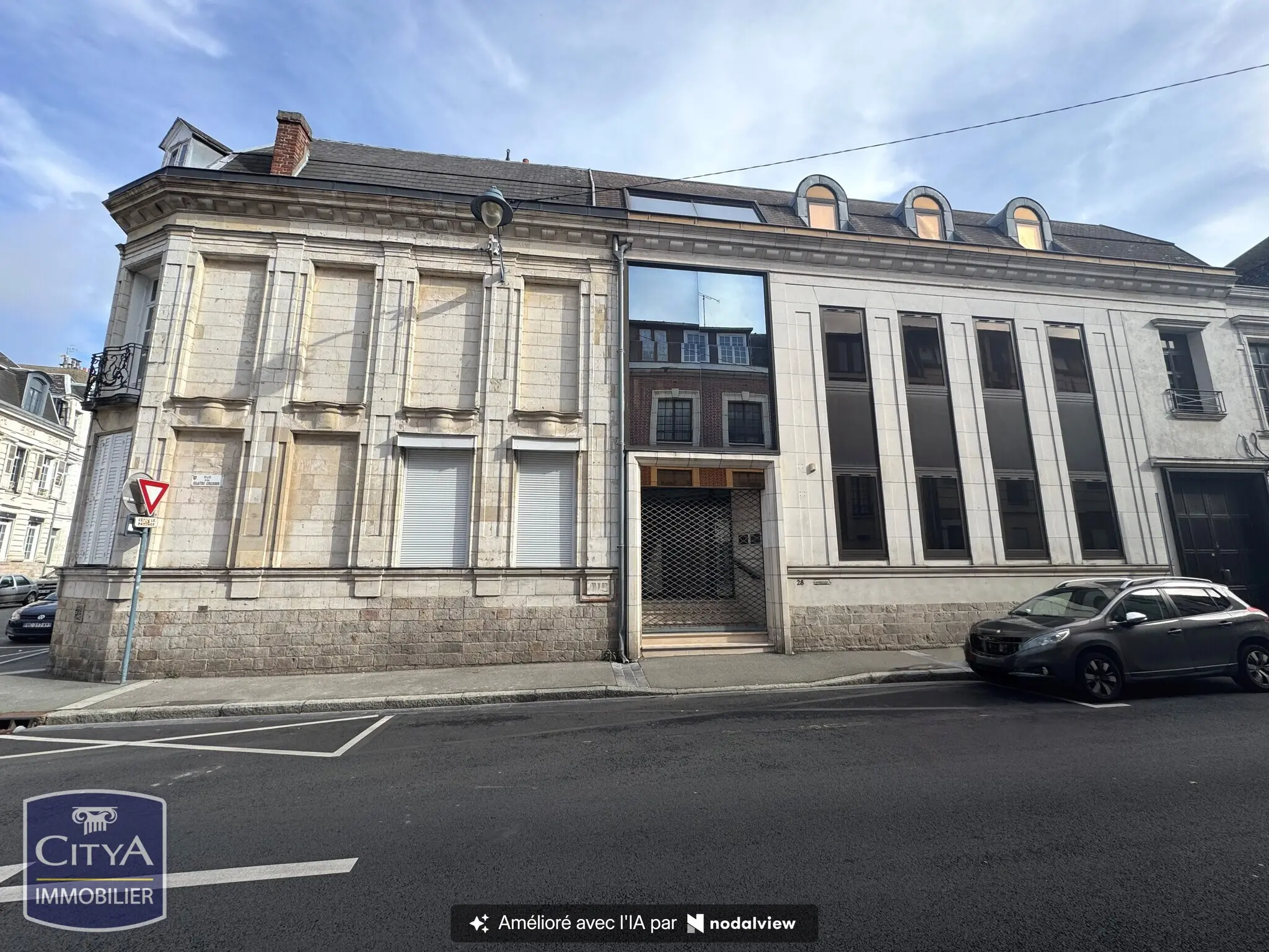 Photo 2 Immeuble 703m²