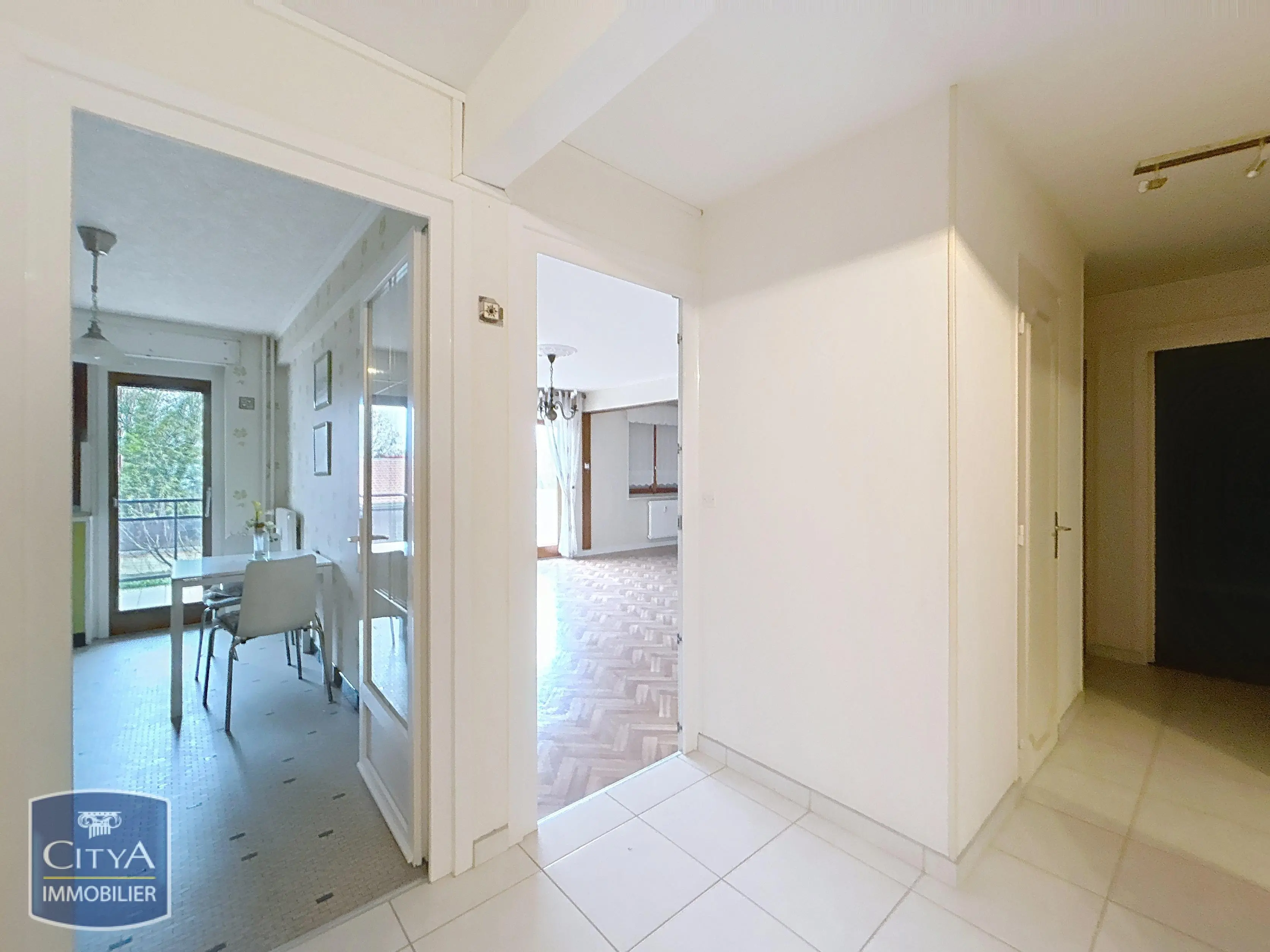 Photo 2 Appartement 4 pièces 85.96m²