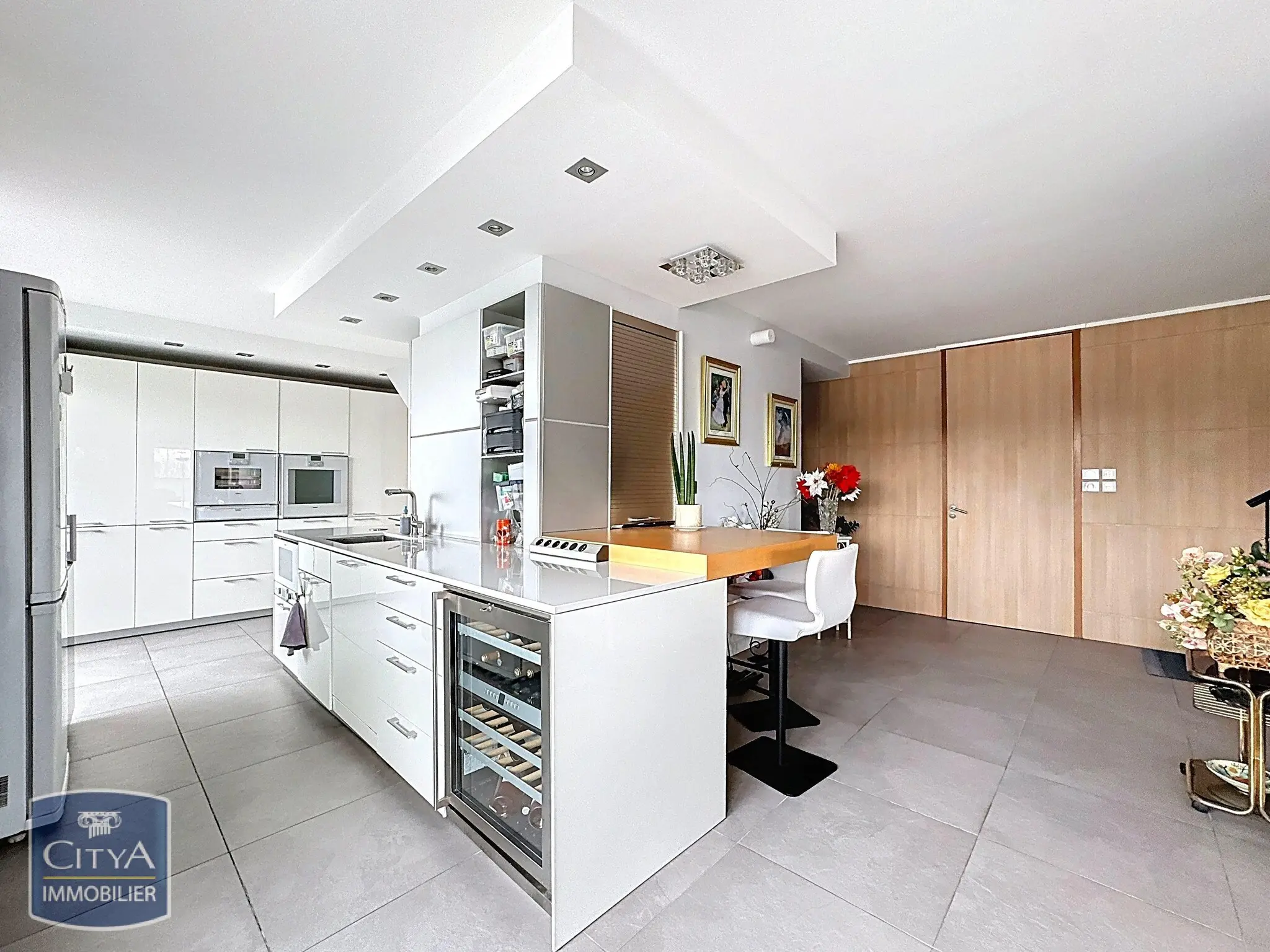 Photo 1 Appartement 4 pièces 168.51m²