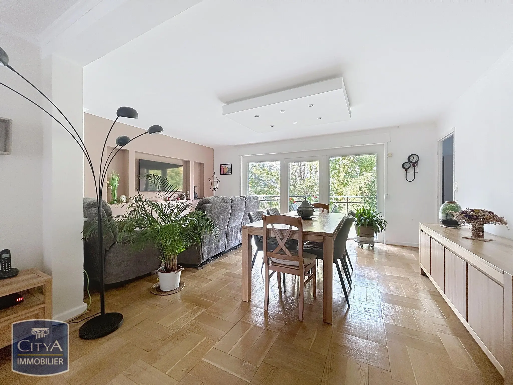 Photo 1 Appartement 5 pièces 104.93m²