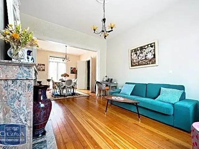 Photo 1 Maison 6 pièces 184m²