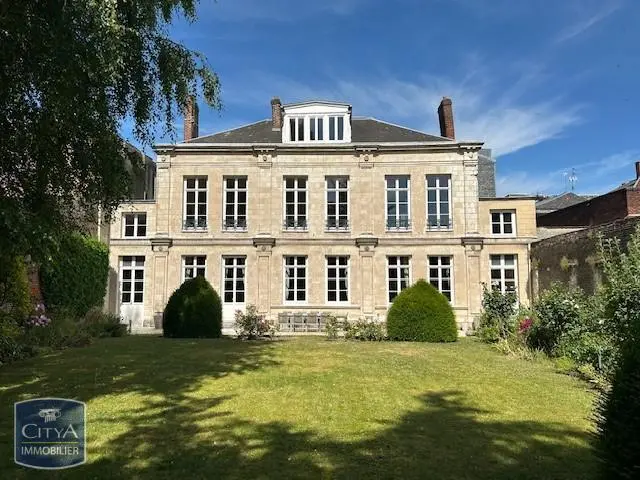 Photo 1 Demeure 10 pièces 390.81m²