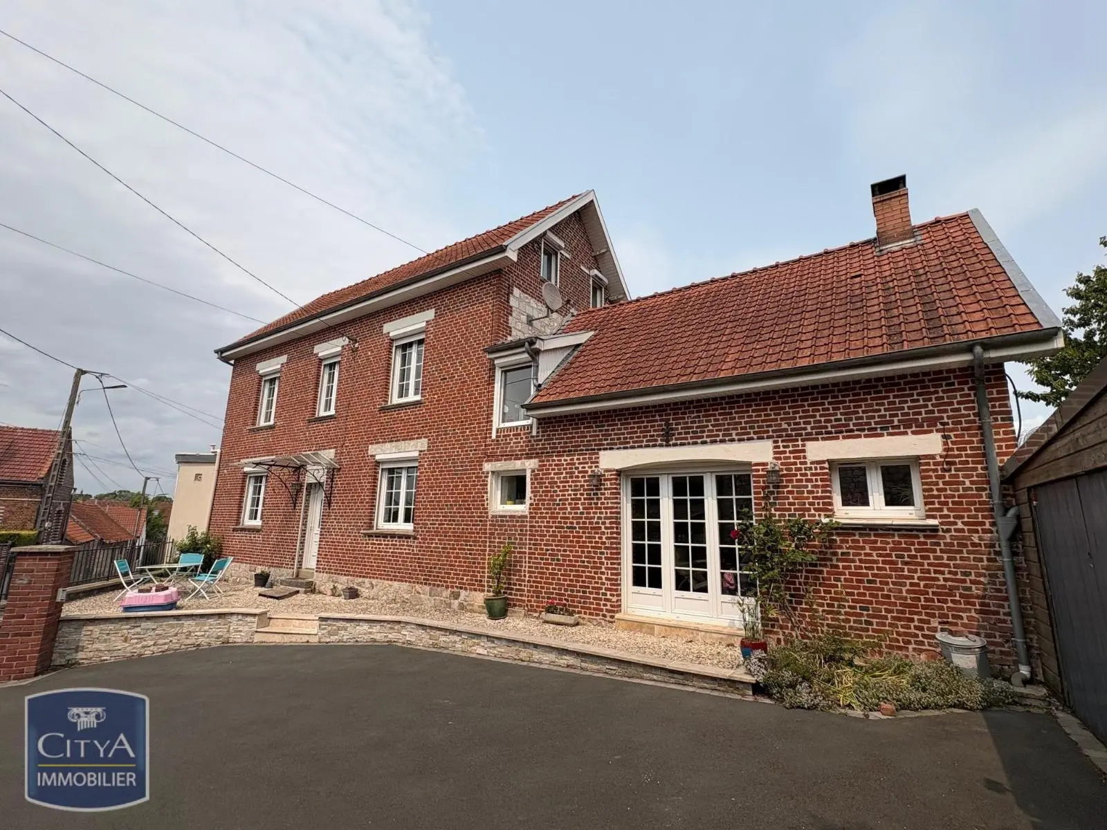 Photo 1 Maison 7 pièces 157m²