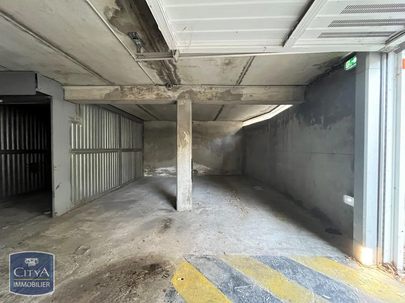 Photo 1 Parking