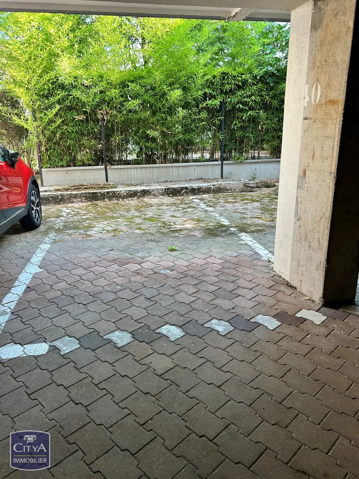 Photo 2 Parking
