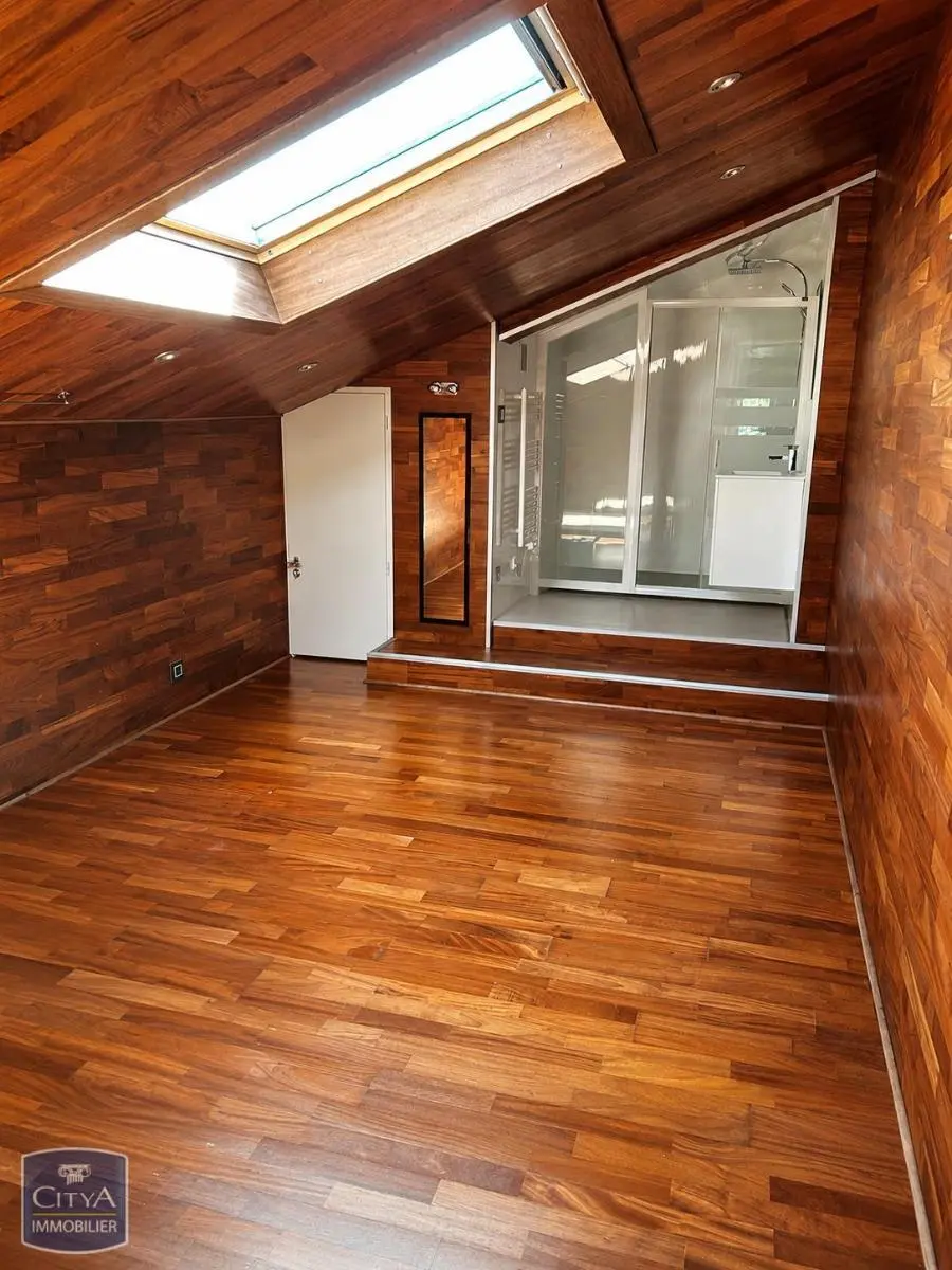 Photo 8 Maison 6 pièces 203m²