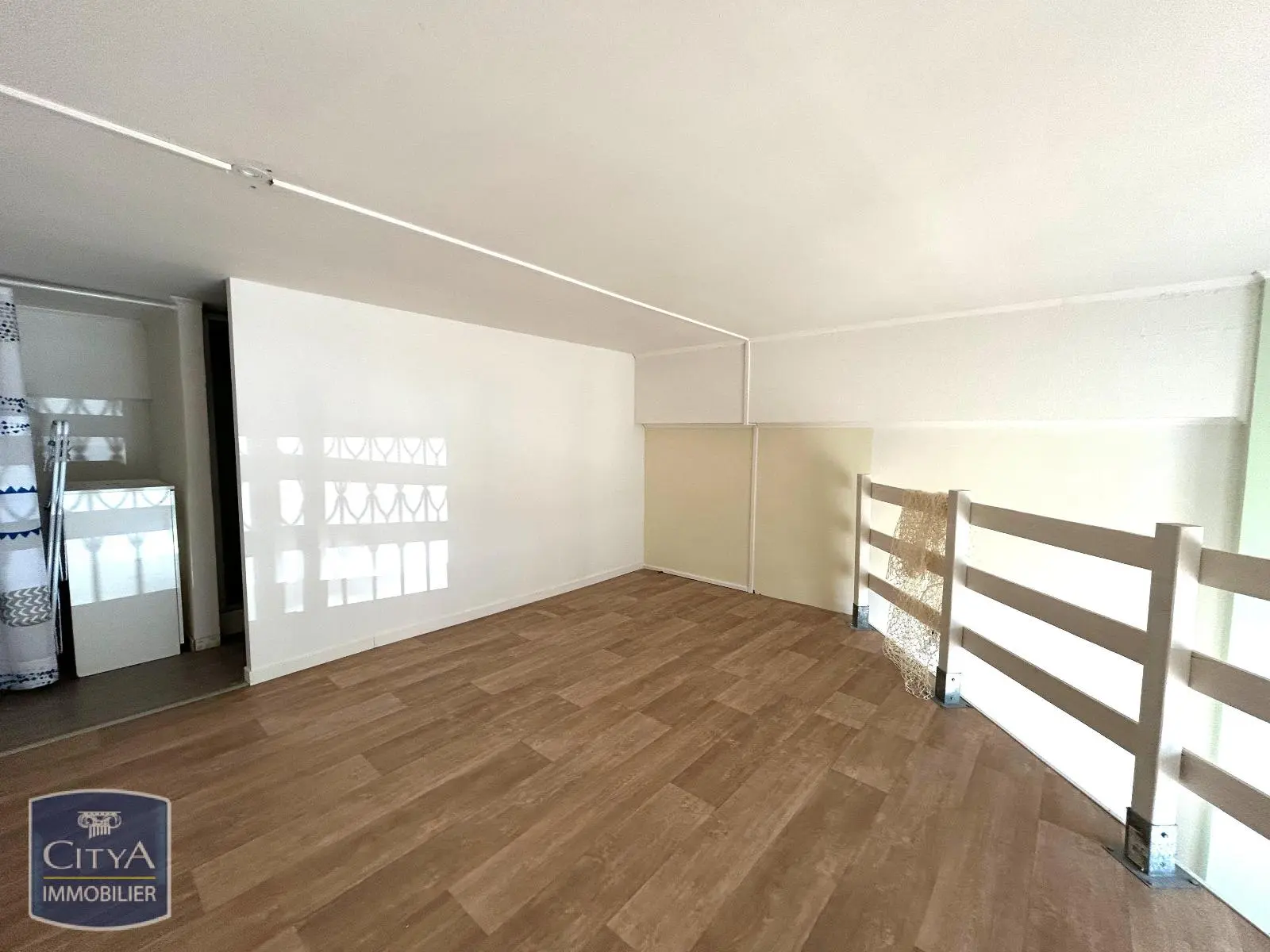 Photo 9 Local Commercial