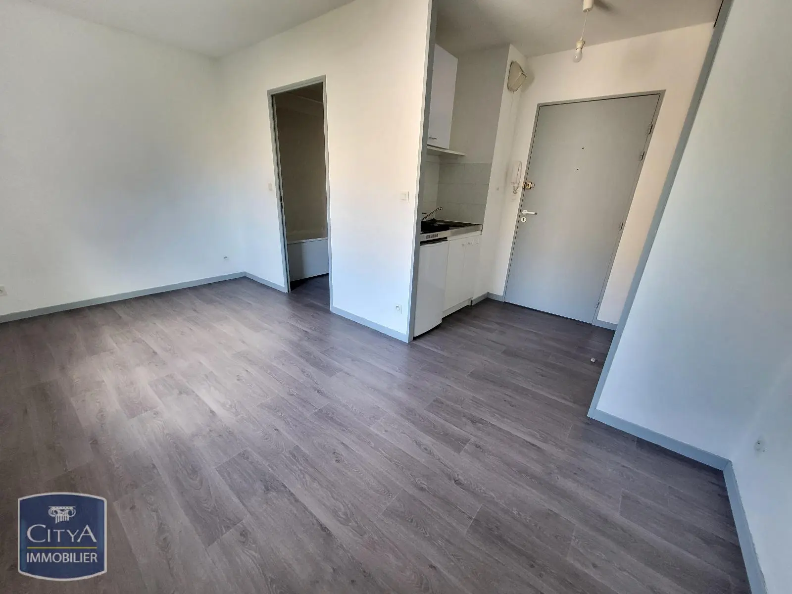 Photo 1 Appartement 1 pièce 18.81m²