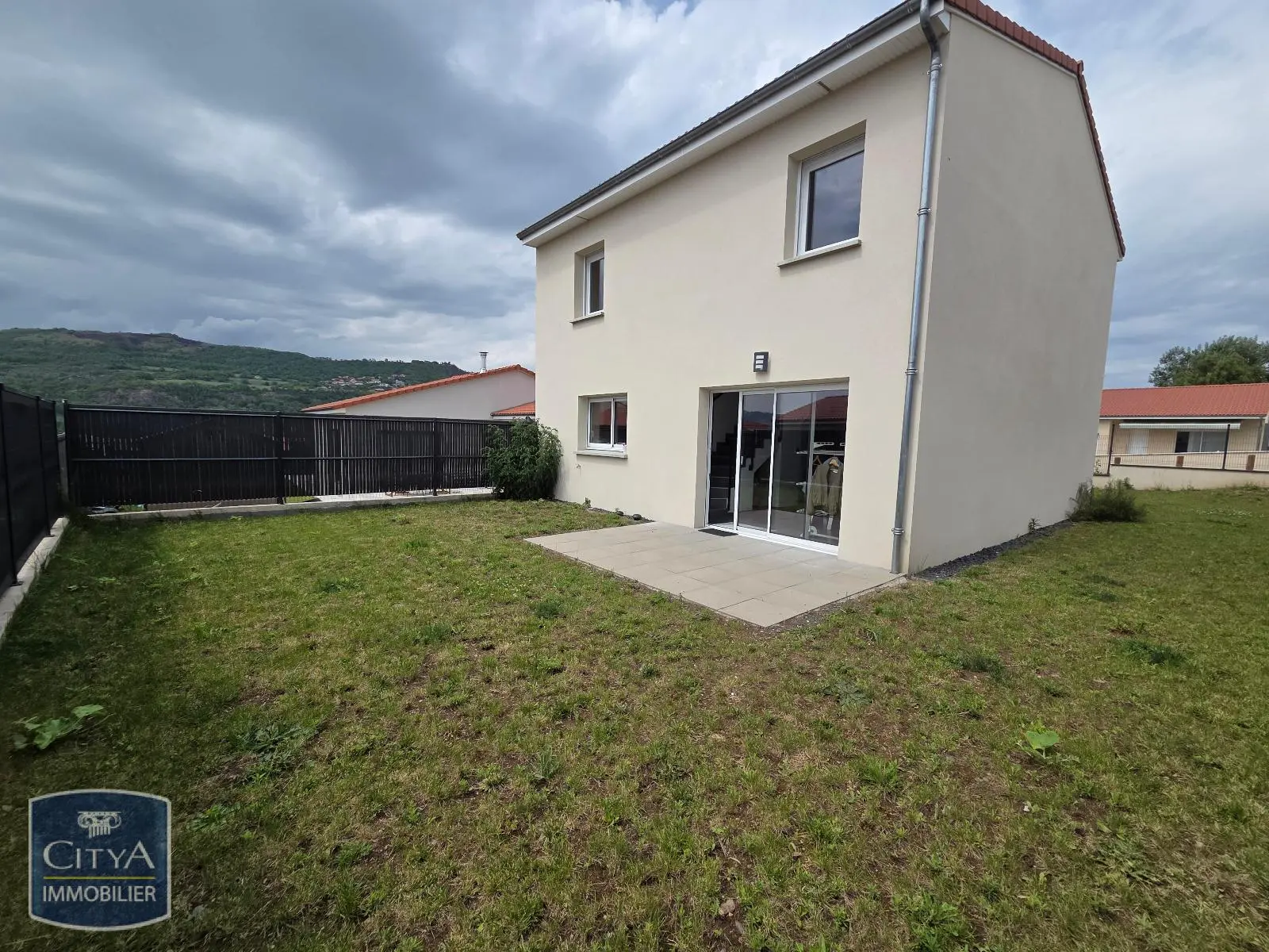 Photo 1 Maison 4 pièces 111.22m²
