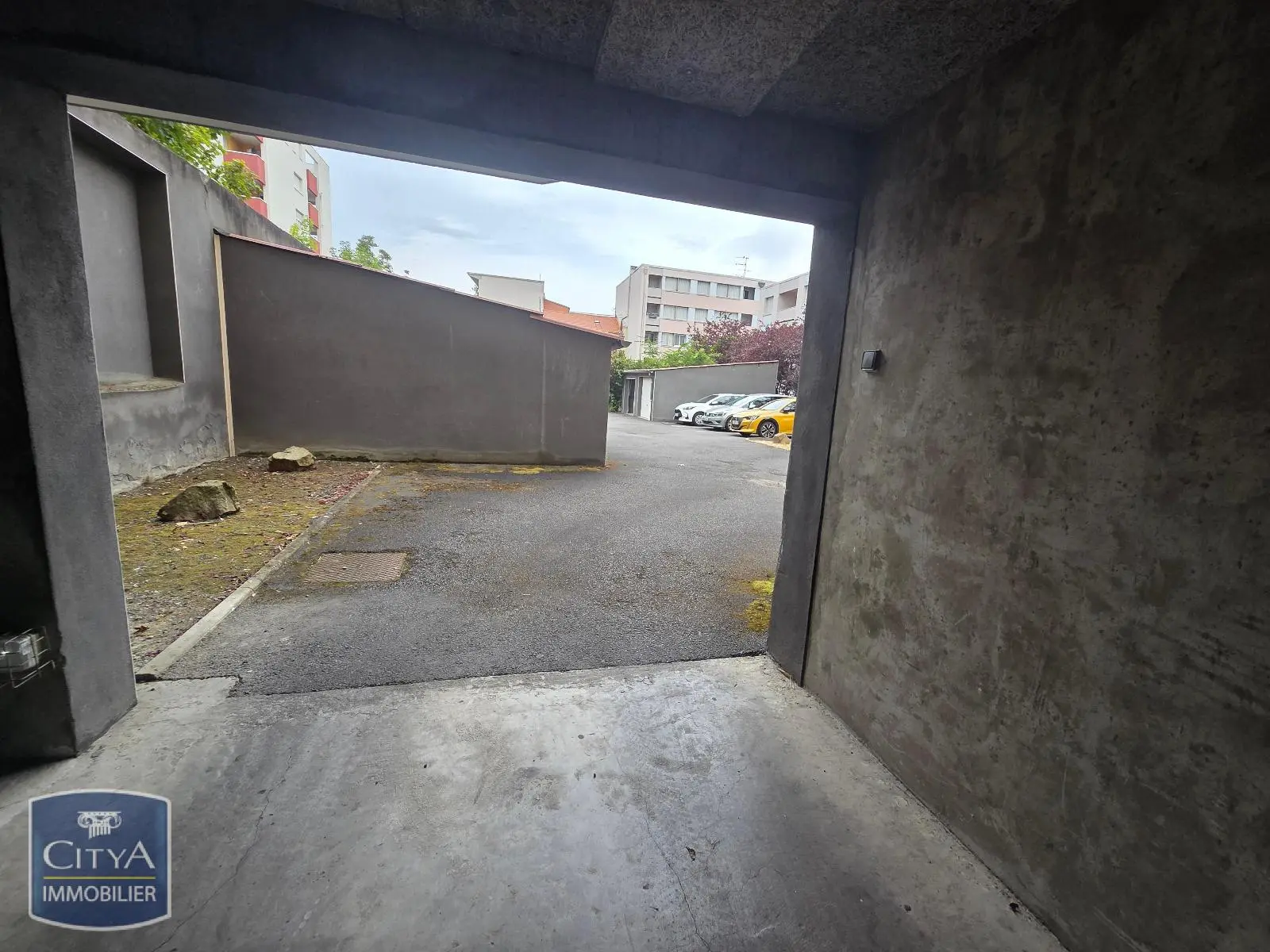 Photo 5 Parking