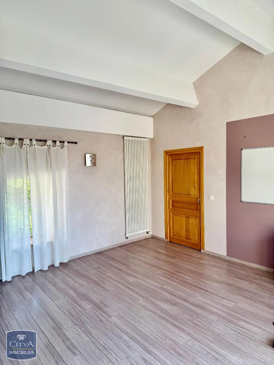 Photo 4 pour Maison 7 pièces 186m² Photo 4 Maison 7 pièces 186m²