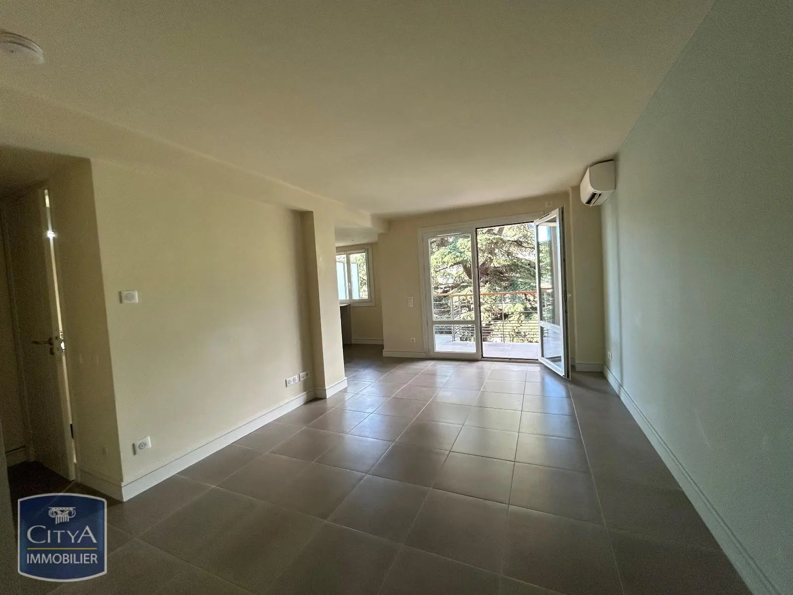 Photo 2 Appartement 1 pièce 29.25m²