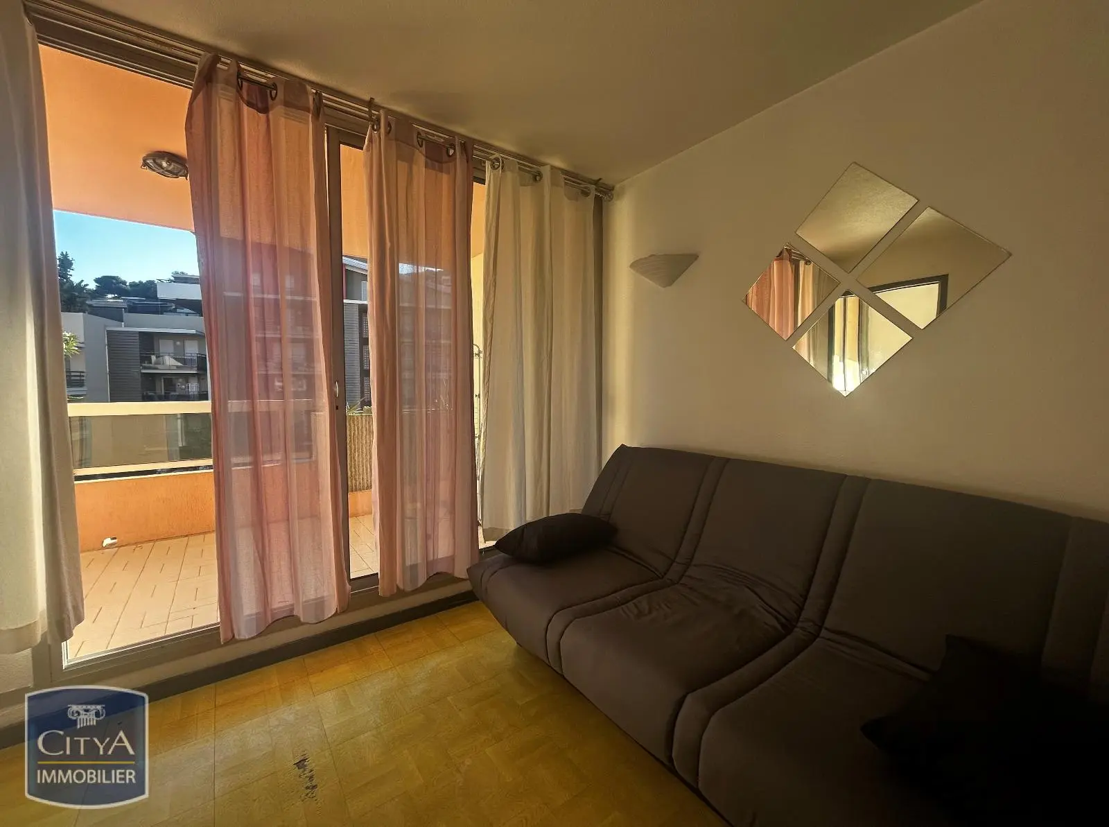 Photo 1 Appartement 1 pièce 23.37m²