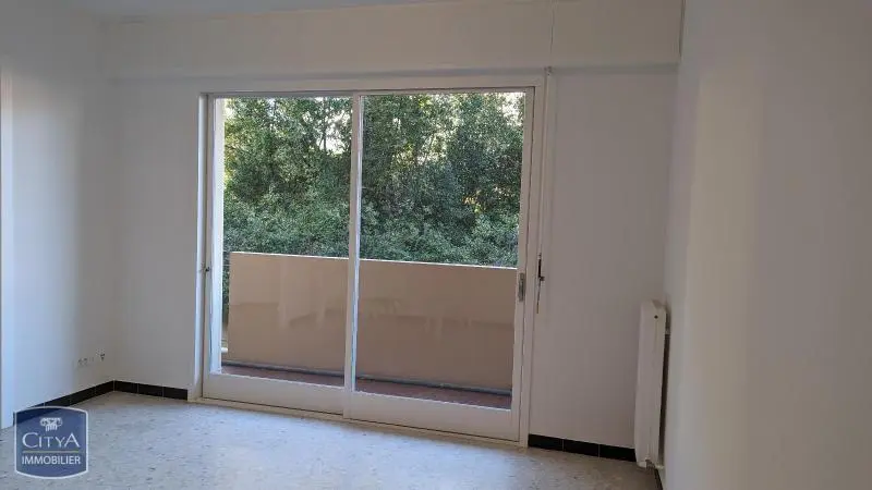 Photo 2 Appartement 1 pièce 27.43m²