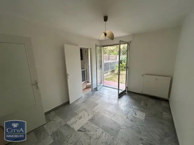 Photo 1 Appartement 1 pièce 24.37m²