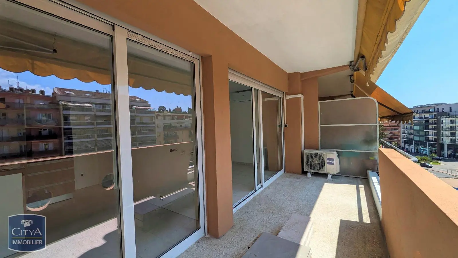 Photo 1 Appartement 1 pièce 29m²