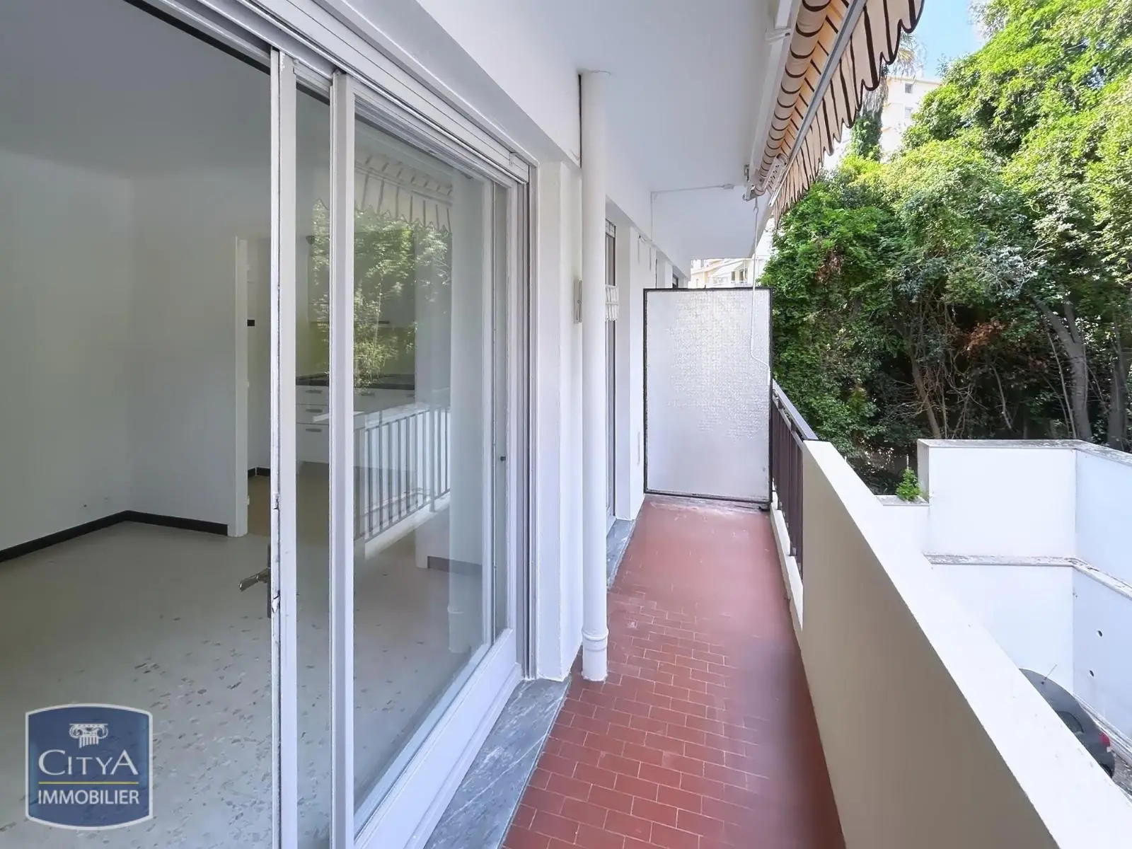 Photo 1 Appartement 1 pièce 27.43m²