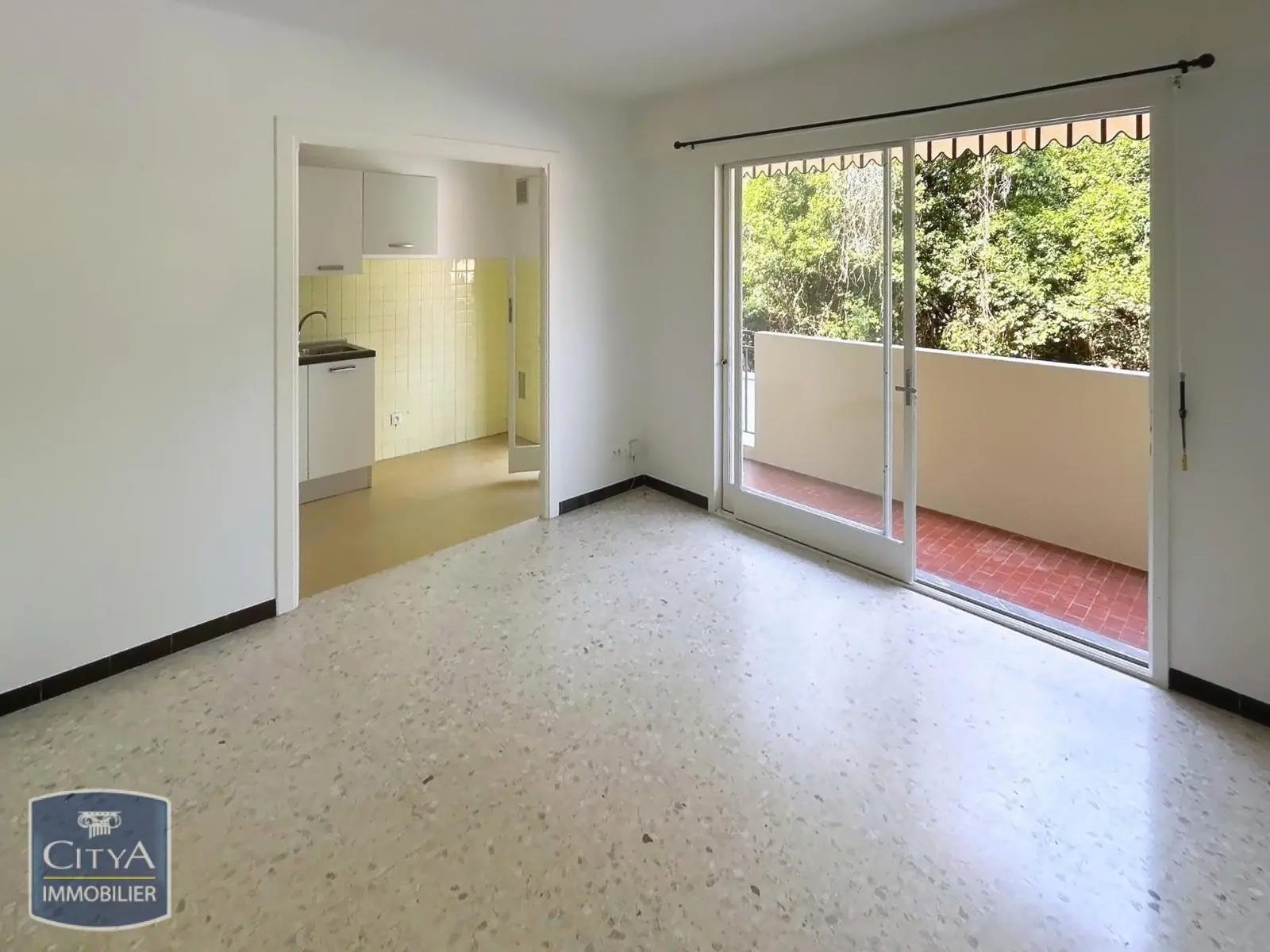 Photo 3 Appartement 1 pièce 27.43m²