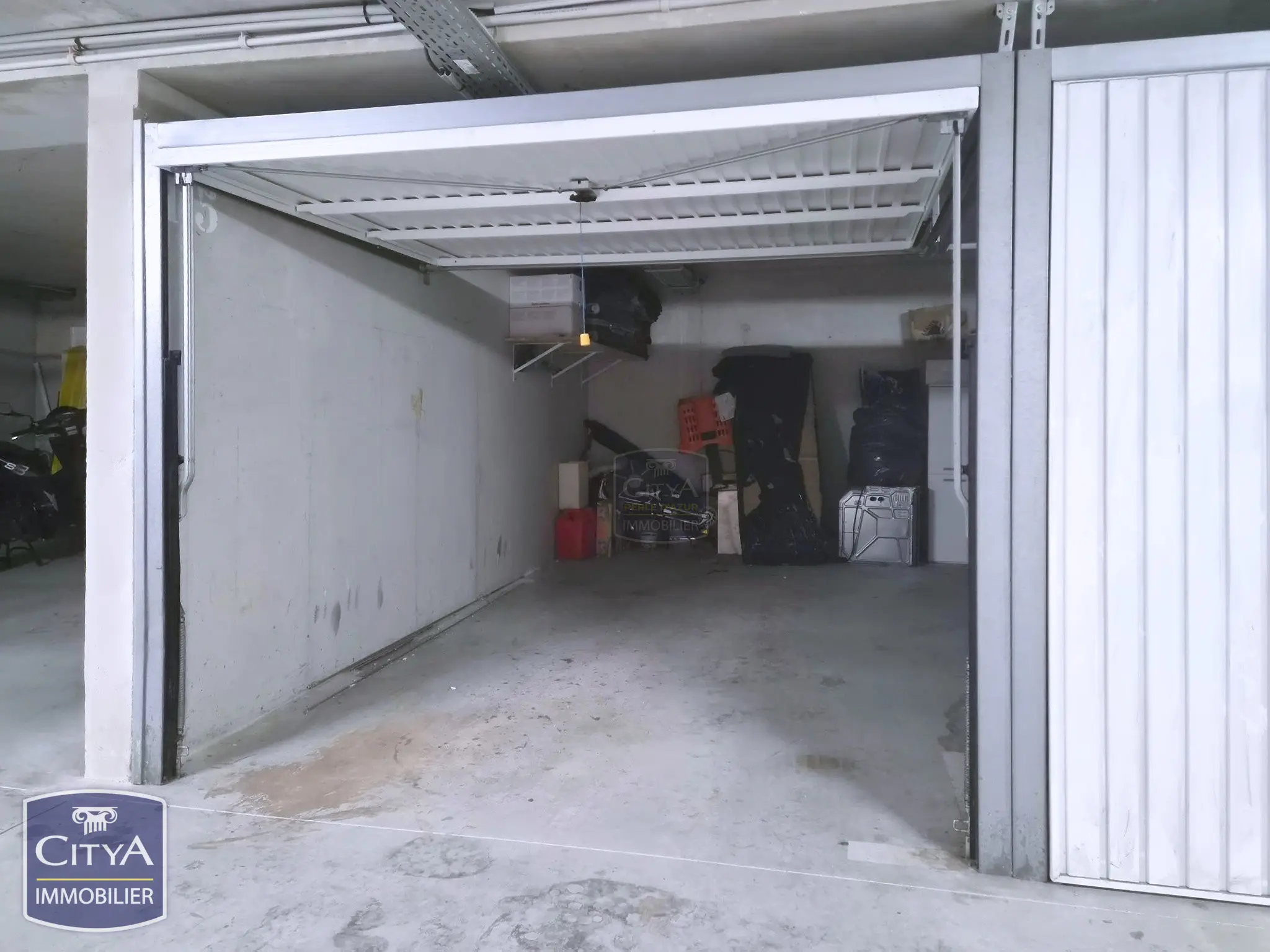 Photo 1 Parking 12m²