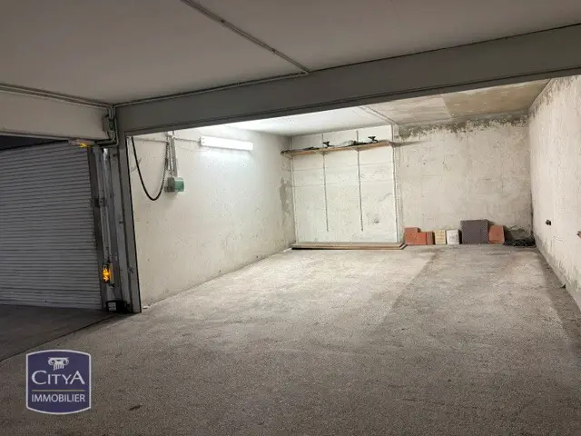 Photo 3 Parking