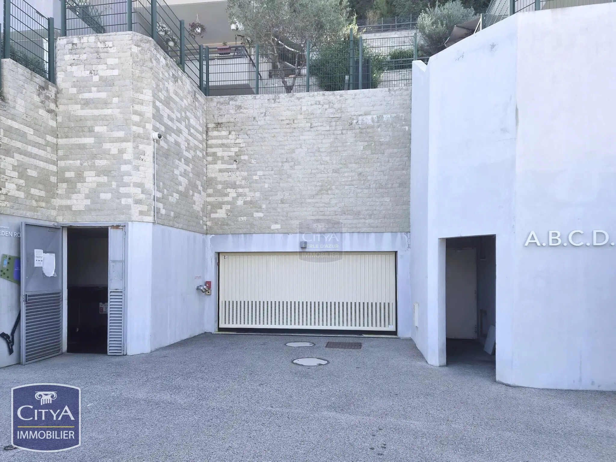 Photo 2 Parking 12m²