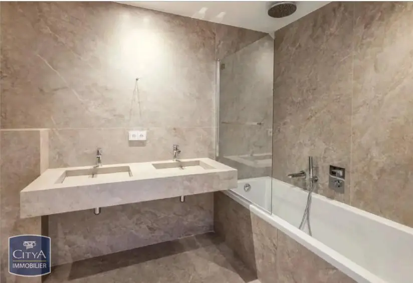 Photo 8 Maison 5 pièces 238m²