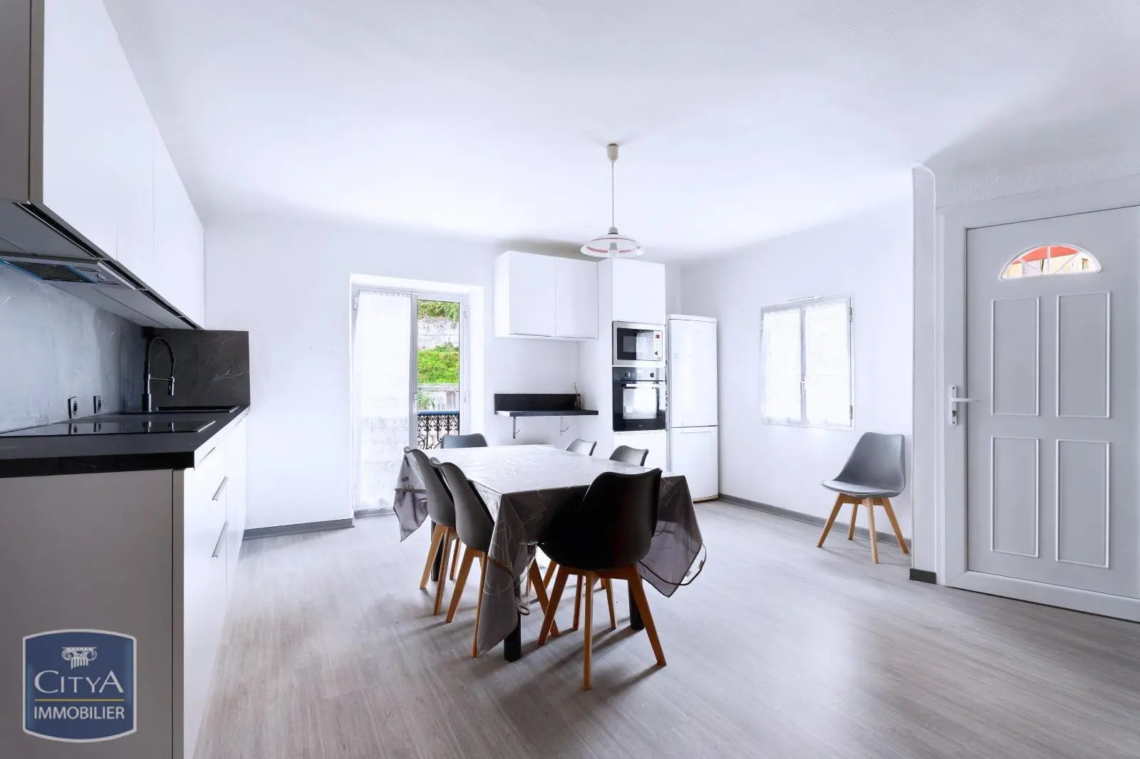 Photo 3 Appartement 4 pièces 84m²