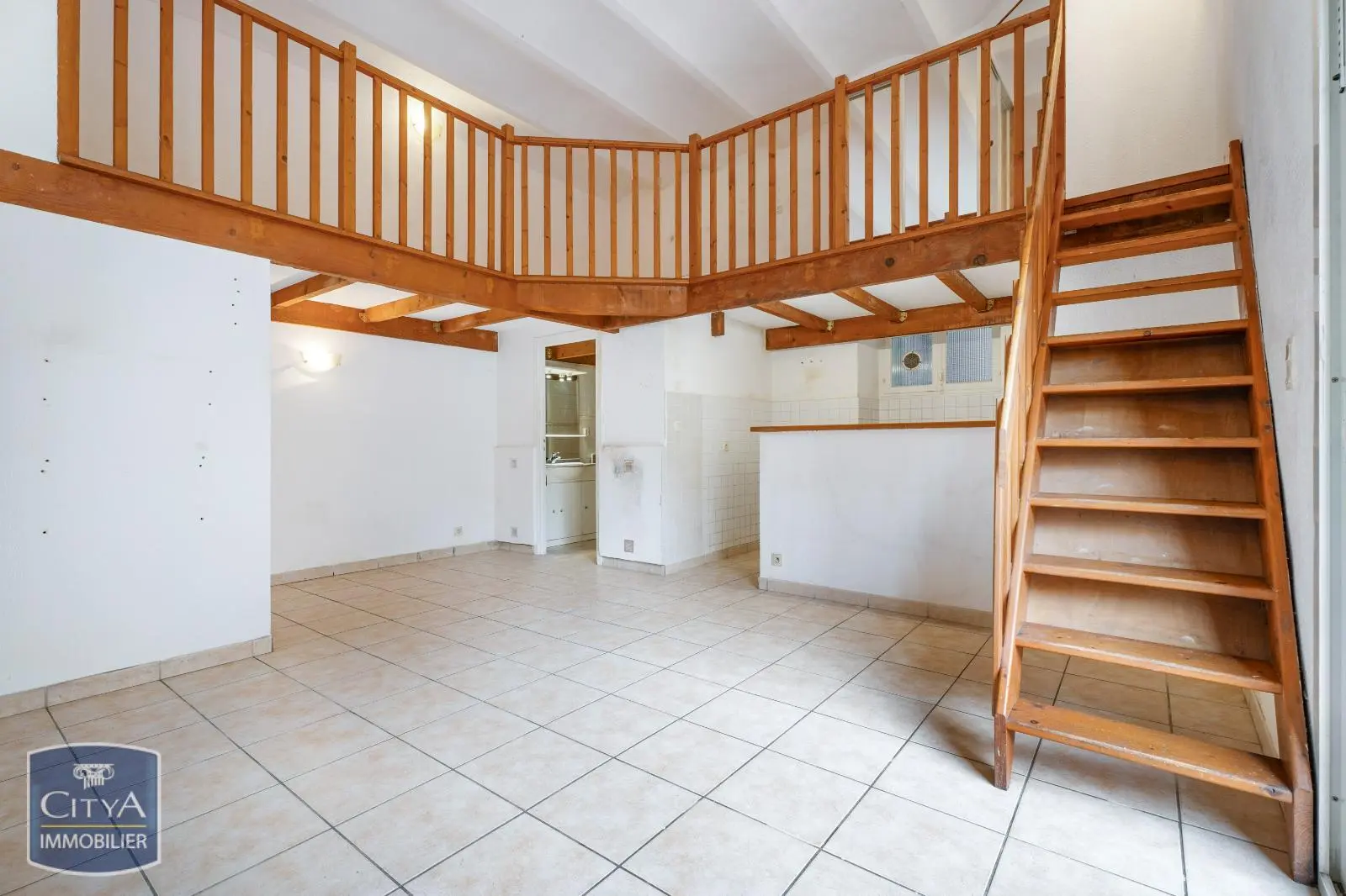 Photo 2 Appartement 1 pièce 46m²