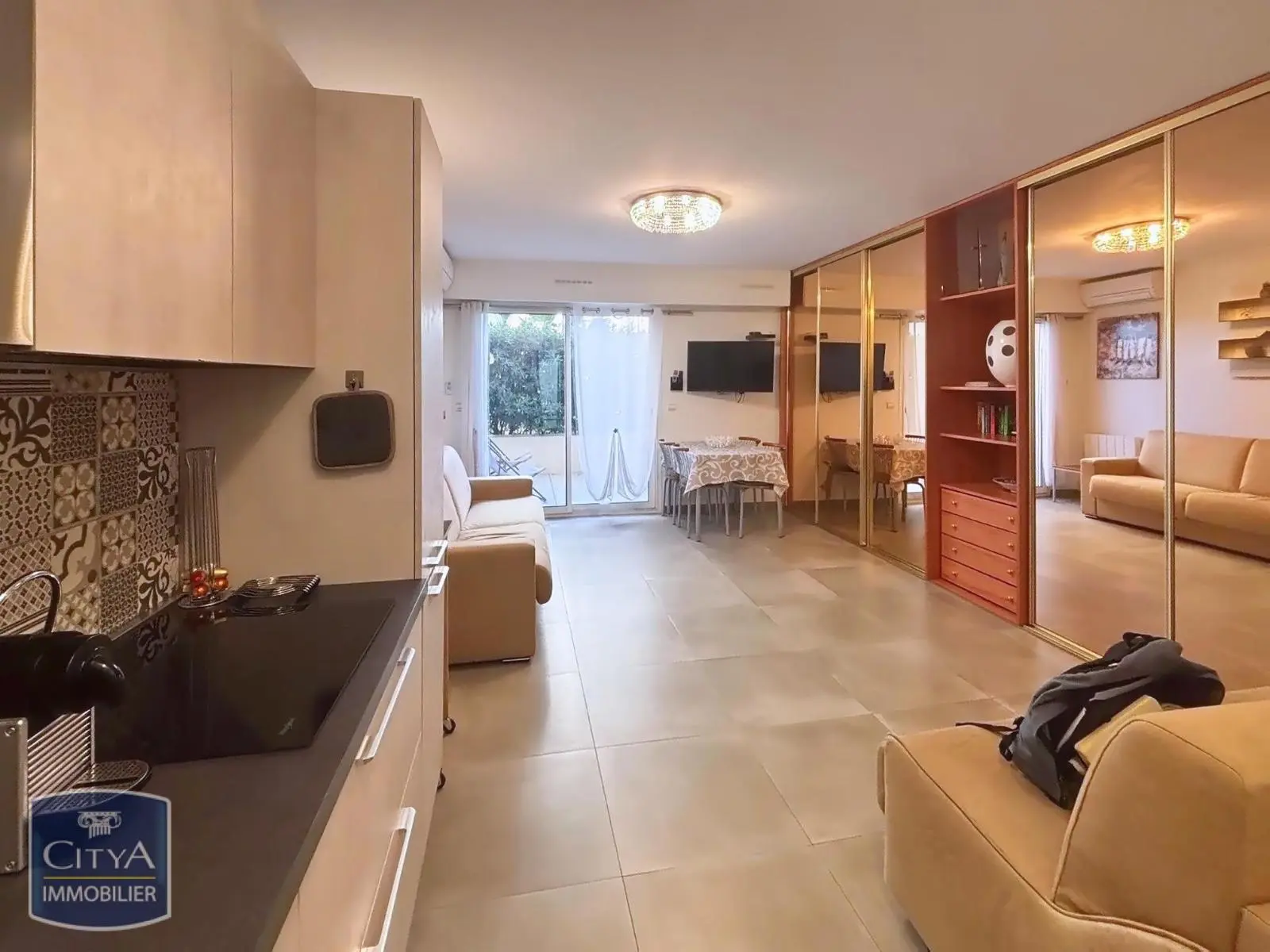 Photo 2 Appartement 1 pièce 35.42m²