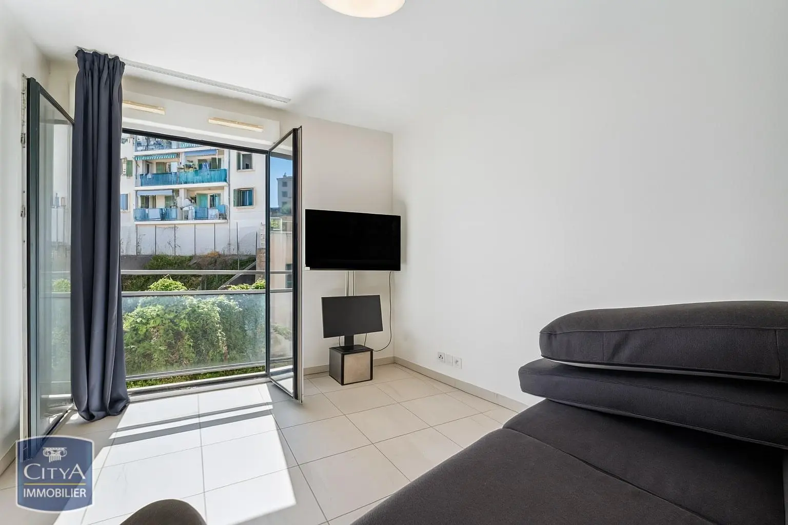 Photo 2 Appartement 1 pièce 23.37m²