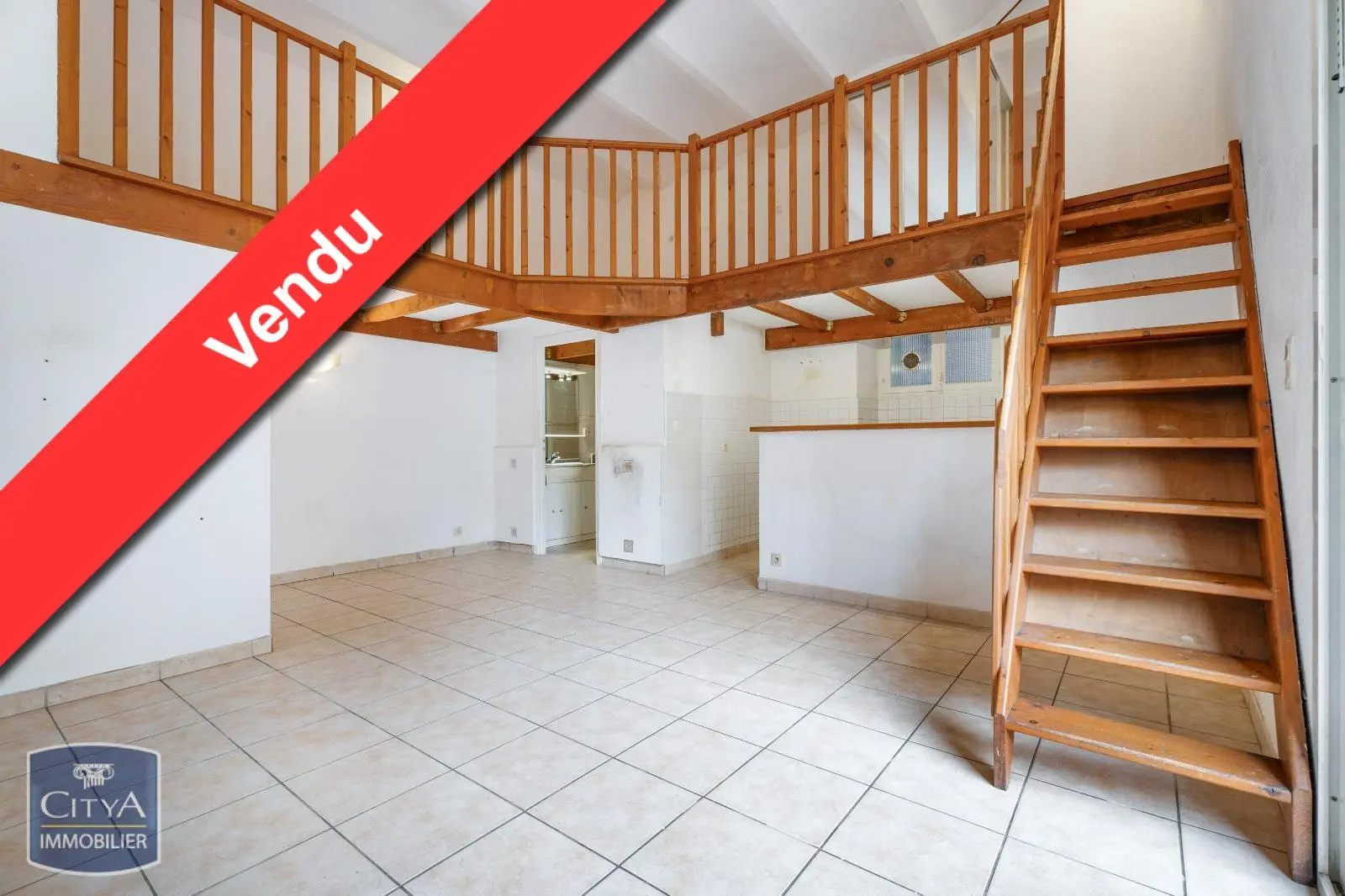 Photo 1 Appartement 1 pièce 46m²