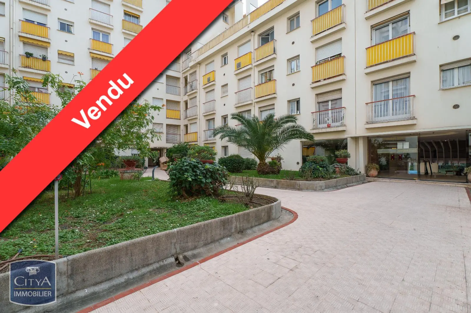 Photo 1 Appartement 1 pièce 31m²