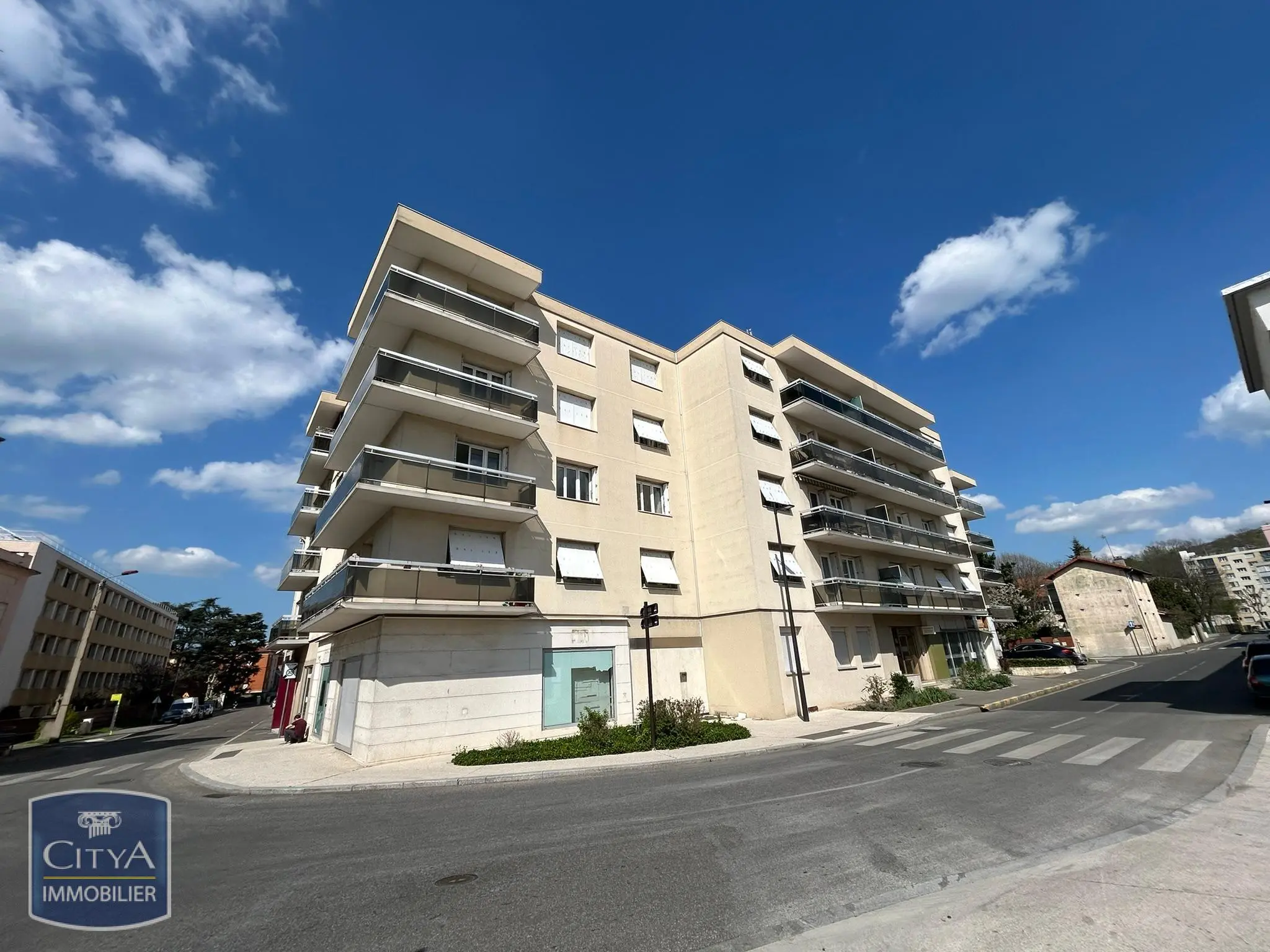 Photo 1 Appartement 1 pièce 24m²