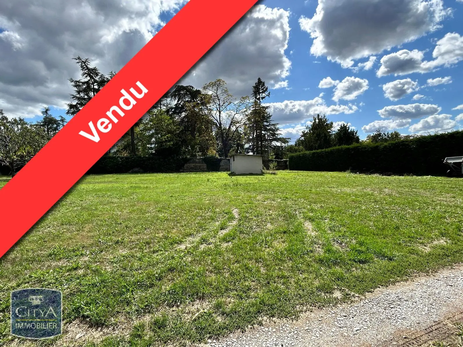 Photo 1 Terrain 1826m²