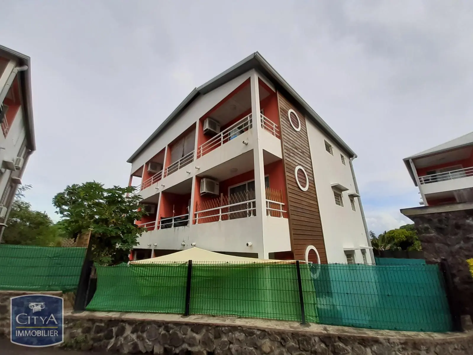 Photo 1 Appartement 1 pièce 23.47m²