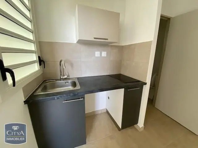 Photo 3 Appartement 1 pièce 22.76m²