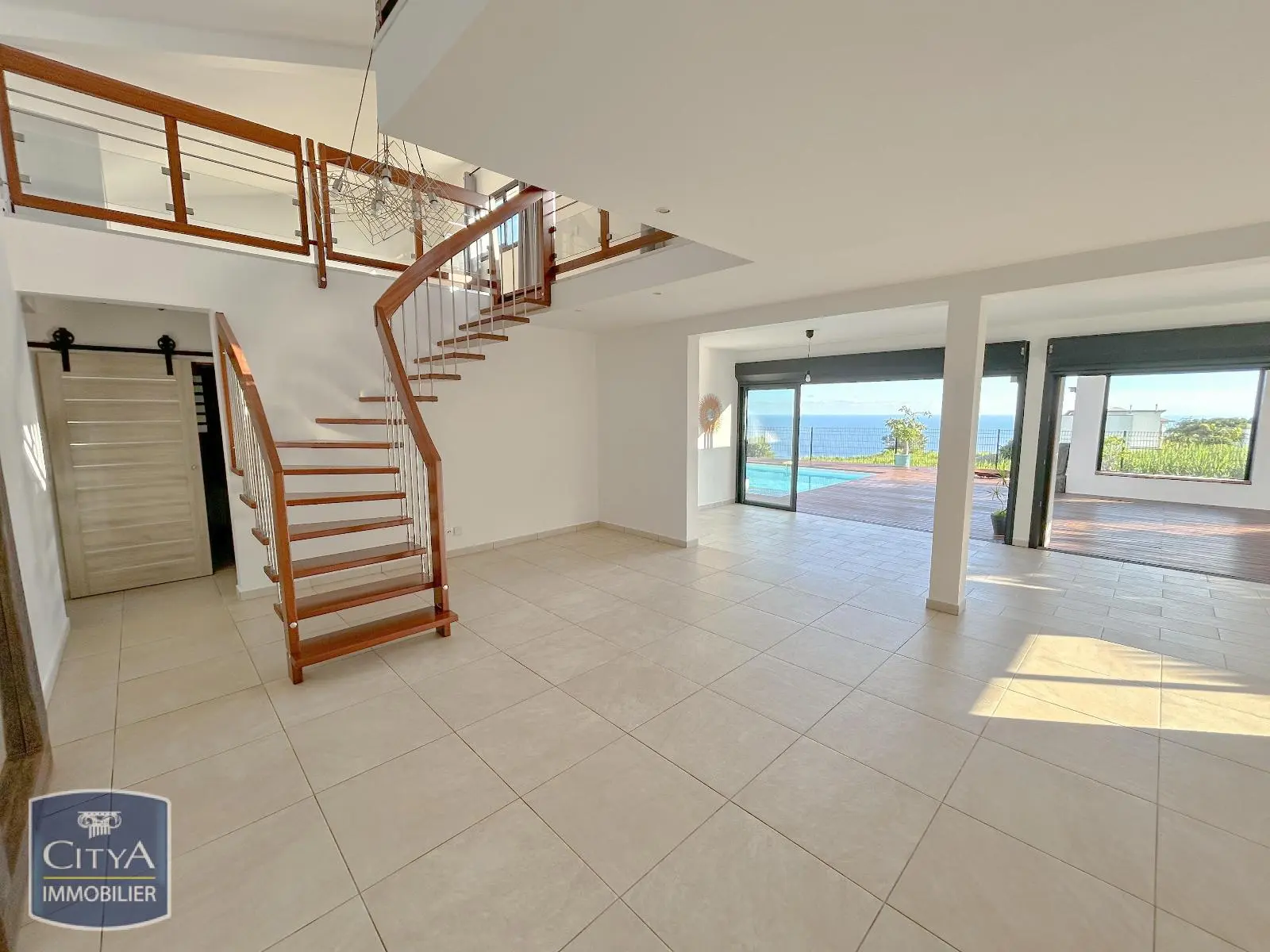 Photo 2 pour Maison 5 pièces 135m² Photo 2 Maison 5 pièces 135m²