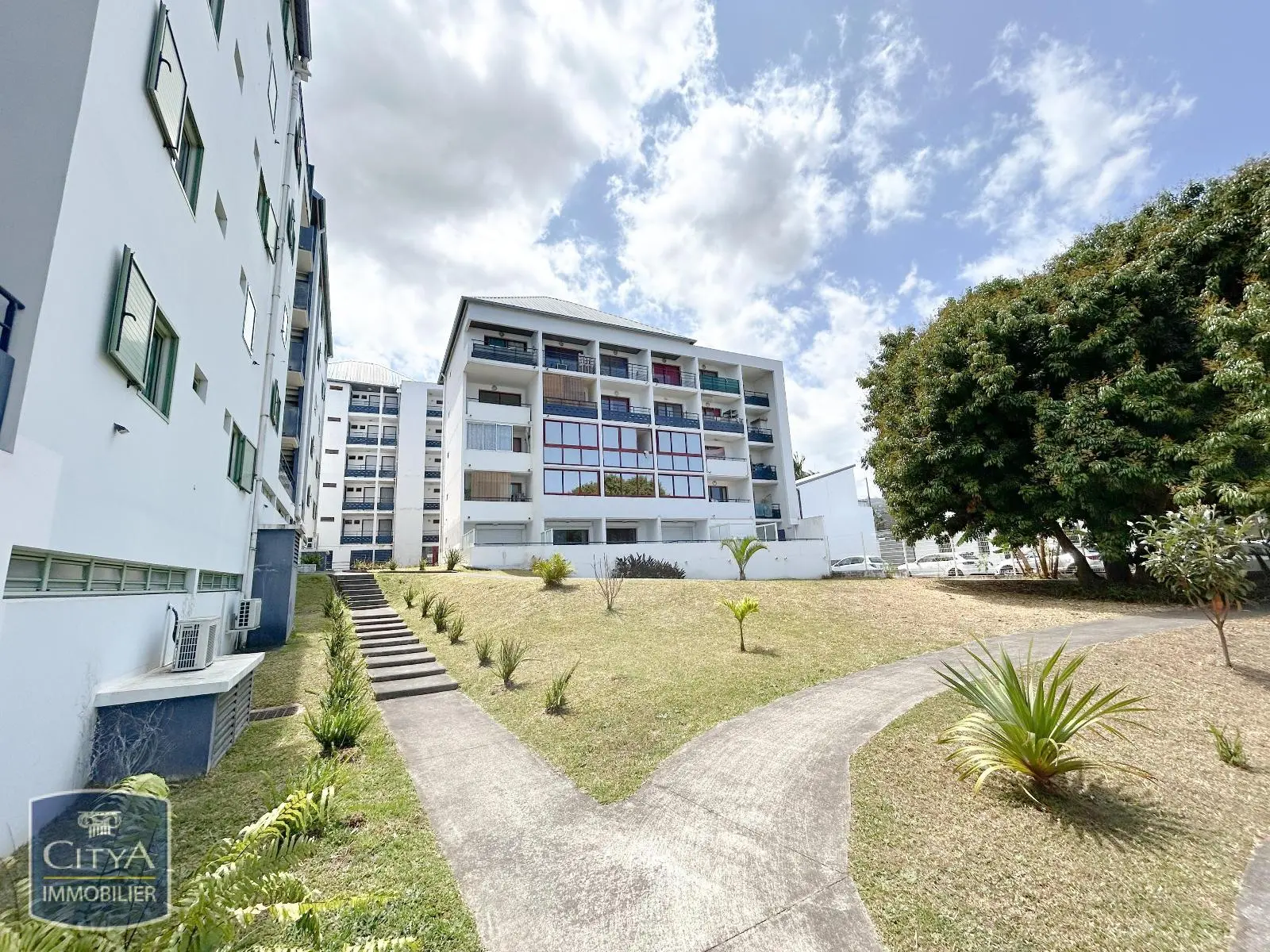 Photo 1 Appartement 1 pièce 30m²