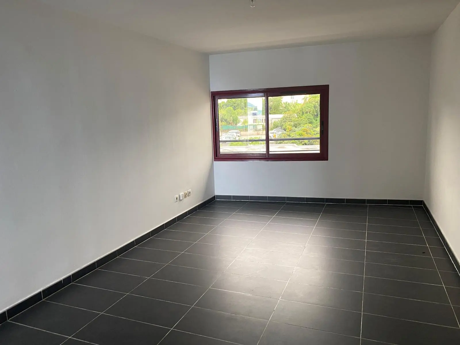 Photo 1 Appartement 1 pièce 27m²